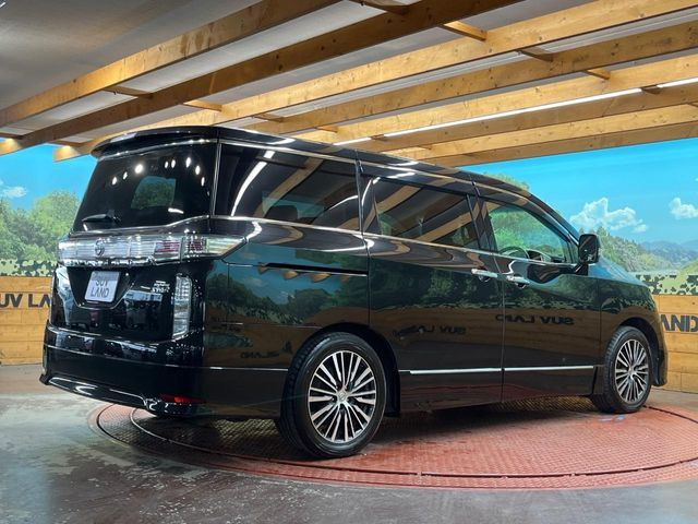 ☆全国のネクステージからお取り寄せが可能※!遠方の店舗に展示してあるクルマが気になる場合も、最寄りの店舗でご覧いただくことが可能です!是非私たちに要望をお聞かせください!※別途費用