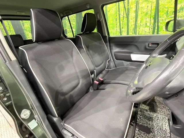 運転席シート廻りは使用感も少なく、良好な状態となっています。丁寧に使われていたことがよくわかりますね。