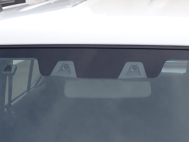 ★衝突軽減サポート装備★追突事故の危険を察知し、衝突を回避、または軽減してくれるので安全面でも安心です!