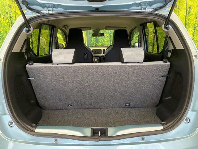 普段のお買い物や通勤、送迎等に十分な荷室スペースを確保しております。セカンドシートを倒すと、大きな荷物の積載も可能です♪