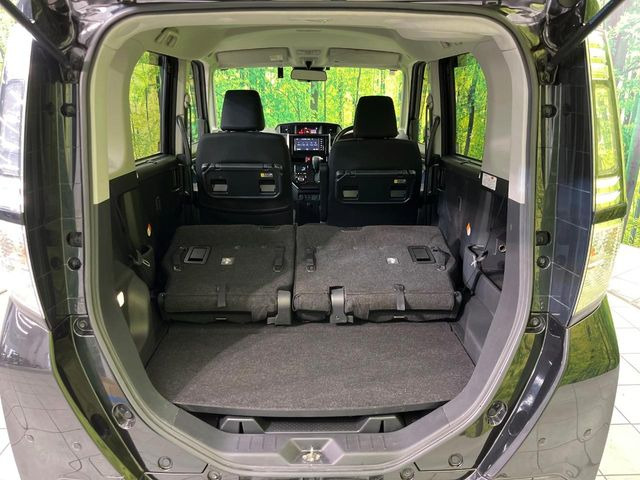 ラゲッジルームは、大容量のスペースを確保。普段のお買い物からレジャーまで、幅広く活躍してくれます!また、リアシートを倒すことでバリエーション豊かにお使いいただけます。