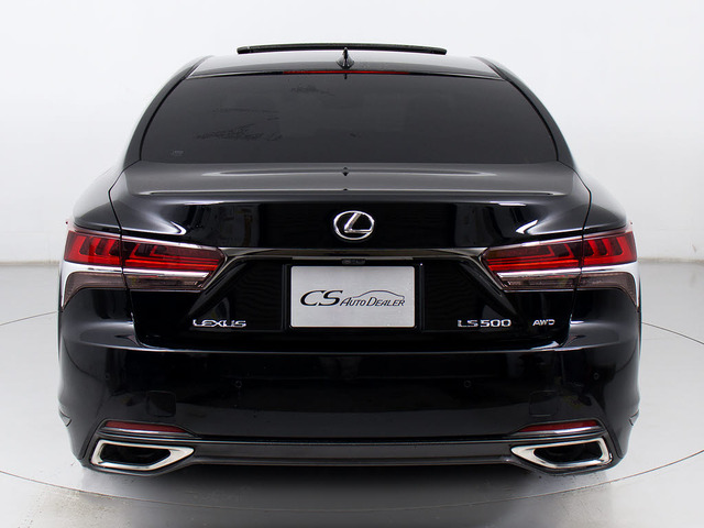 ★すごく綺麗な外装です!是非ご確認下さい!光沢のあるボディー!!艶々で本当に綺麗ですよ!!綺麗だからこそ高級感が際立ちます!綺麗なお車でドライブをお楽しみ下さい!!