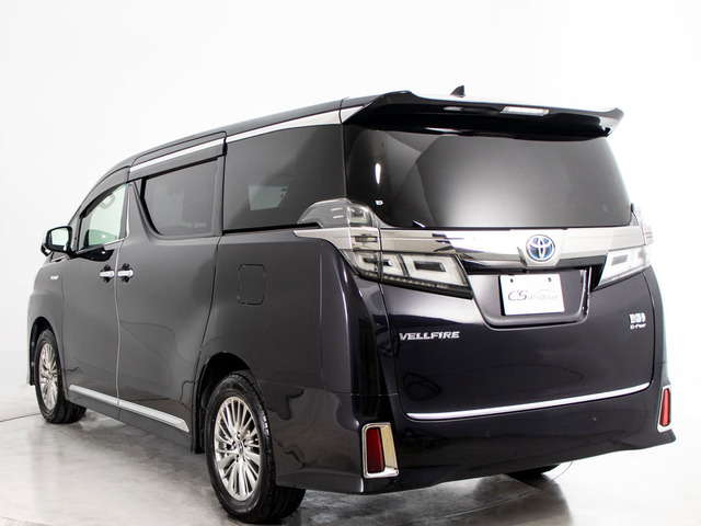 ★展示前点検実施★特殊な機材も用いて、全車点検を実施しております!