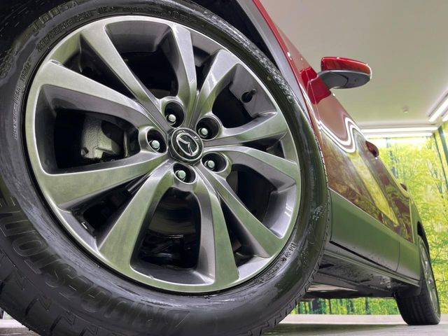 �y����18�C���`�A���~�z�C�[���z�O�ςɃ}�b�`���������A���~�z�C�[���𑕒����Ă���܂��B�e��ЊO�A���~�z�C�[����A�X�^�b�h���X�^�C�����戵�����Ă���܂��B���񂲑��k����������