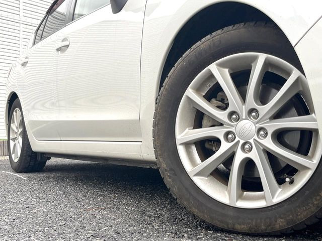 �y����16�C���`�A���~�z�C�[���z�O�ςɃ}�b�`���������A���~�z�C�[���𑕒����Ă���܂��B�e��ЊO�A���~�z�C�[����A�X�^�b�h���X�^�C�����戵�����Ă���܂��B���񂲑��k����������