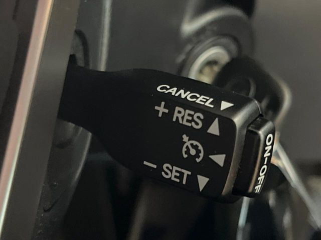 �y�N���[�Y�R���g���[���z�������H�����N���N���s�B�A�N�Z���𗣂��Ă���葬�x�ő��s���ł��A�������^�]���̕��S���y��!�����E�������ȒP�ȃX�C�b�`����Œ����ł��܂��B