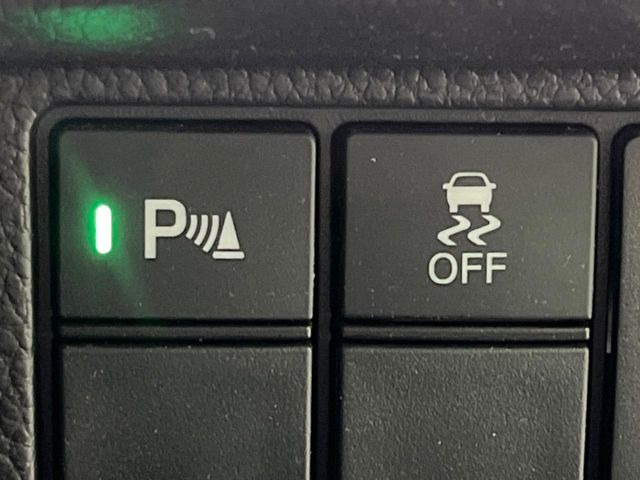 【コーナーセンサー】バンパーに付いたセンサーが障害物を検知!一定の距離に近づくとアラートで教えてくれます♪狭い駐車スペースや車庫入れ時も安心ですね☆