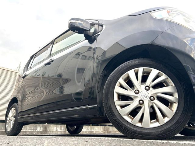 �y����14�C���`�A���~�z�C�[���z�O�ςɃ}�b�`���������A���~�z�C�[���𑕒����Ă���܂��B�e��ЊO�A���~�z�C�[����A�X�^�b�h���X�^�C�����戵�����Ă���܂��B���񂲑��k����������