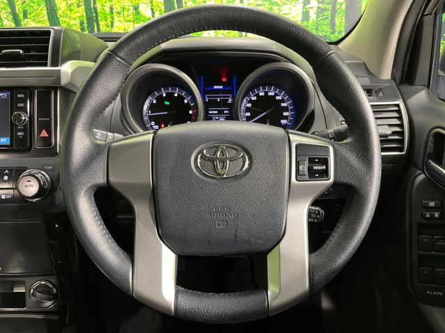 �y�����v�����X�e�A�����O�z�㎿�Ȋv���g�p���邱�ƂŁA��ɂ����������݂ƂĂ��^�]���₷���n���h���ł���