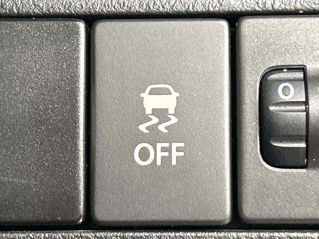 �y������h�~���u�z�ԗ��̉���������m����ƁA�����I�Ɏԗ��̐i�s������ۂ悤�Ɏԗ��𐧌䂵�܂��B�J�̓��ȂǊ���₷���H�ʏ󋵂ł����S�ȉ^�]���\�ł��B