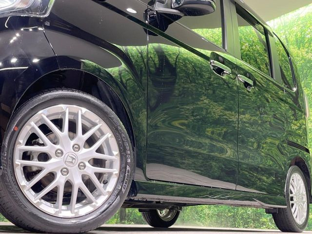 【純正15インチアルミホイール】外観にマッチした純正アルミホイールを装着しております。各種社外アルミホイールや、スタッドレスタイヤも取扱いしております。是非ご相談ください♪