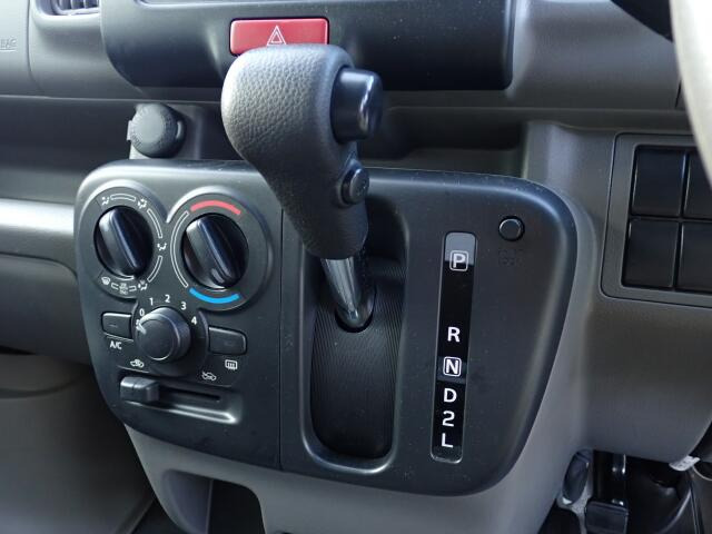 �e�푀��X�C�b�`������̊m�F���[�ԑO�ɓ_�������Ē����܂��B