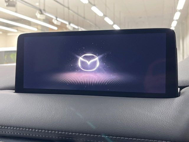 【純正ナビ】人気の純正ナビを装備しております。ナビの使いやすさはもちろん、オーディオ機能も充実!キャンプや旅行はもちろん、通勤や買い物など普段のドライブも楽しくなるはず♪