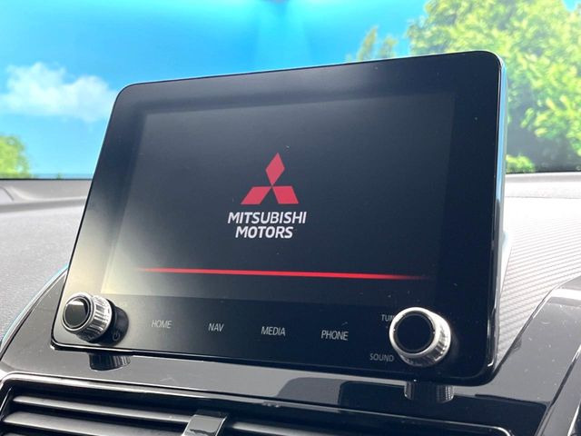 【メーカー純正ナビ】インテリアに溶け込むスタイリッシュな「専用設計」メーカーナビを装備♪視認性や操作性など基本性能にも優れ、より上質なカーライフをお楽しみいただけます。