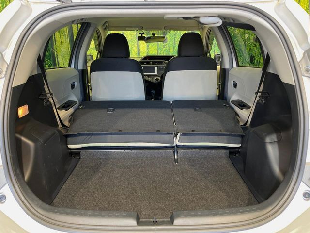 ���i�̂���������ʋ΁A���}���ɏ\���ȉ׎��X�y�[�X���m�ۂ��Ă���܂��B�Z�J���h�V�[�g��|���ƁA�傫�ȉו��̐ύڂ��\�ł���