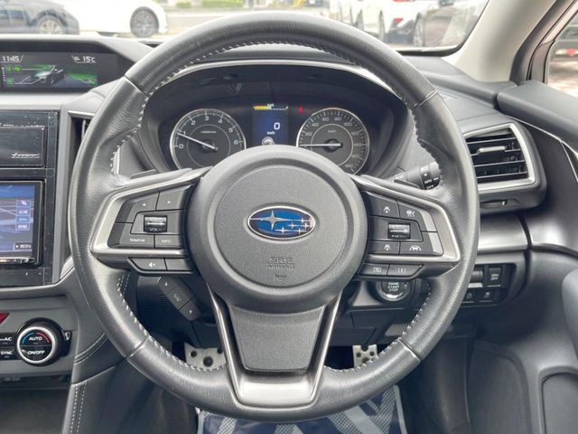 �y�����v�����X�e�A�����O�z�㎿�Ȋv���g�p���邱�ƂŁA��ɂ����������݂ƂĂ��^�]���₷���n���h���ł���