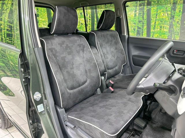 運転席シート廻りは使用感も少なく、良好な状態となっています。丁寧に使われていたことがよくわかりますね。