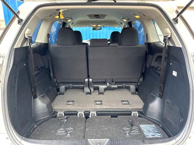 ���i�̂���������ʋ΁A���}���ɏ\���ȉ׎��X�y�[�X���m�ۂ��Ă���܂��B�Z�J���h�V�[�g��|���ƁA�傫�ȉו��̐ύڂ��\�ł���