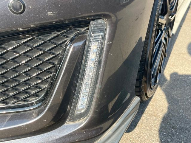 �yLED�A�N�Z�T���[���C�i�[�z