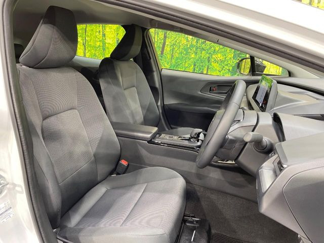 運転席シート廻りは使用感も少なく、良好な状態となっています。前オーナー様が丁寧に使っていたことがよくわかりますね。