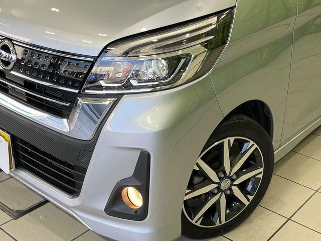 �yLED�w�b�h���C�g�z���V����ԑ��s�����ǍD�Ȏ��E���m�ۂ����S���ĉ^�]�ł��鍂�P�xLED�w�b�h���C�g�𑕔�!�_�����x�������A����d�͂��}�����Ă��܂��B