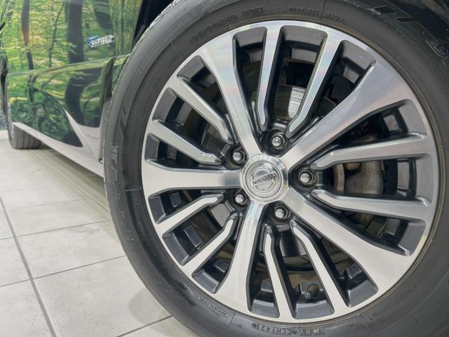 �y����16�C���`�A���~�z�C�[���z�O�ςɃ}�b�`���������A���~�z�C�[���𑕒����Ă���܂��B�e��ЊO�A���~�z�C�[����A�X�^�b�h���X�^�C�����戵�����Ă���܂��B���񂲑��k����������