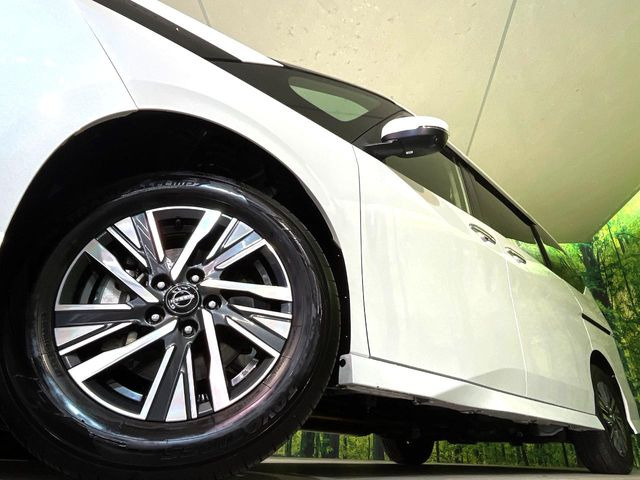 �y����16�C���`�A���~�z�C�[���z�O�ςɃ}�b�`���������A���~�z�C�[���𑕒����Ă���܂��B�e��ЊO�A���~�z�C�[����A�X�^�b�h���X�^�C�����戵�����Ă���܂��B���񂲑��k����������