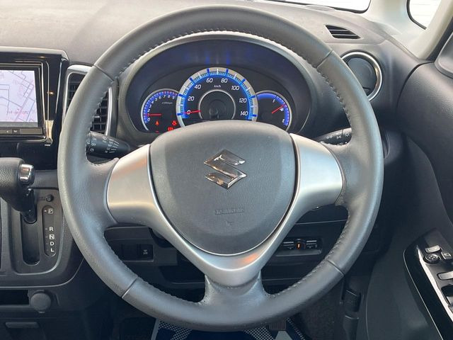 �y�����v�����X�e�A�����O�z�㎿�Ȋv���g�p���邱�ƂŁA��ɂ����������݂ƂĂ��^�]���₷���n���h���ł���