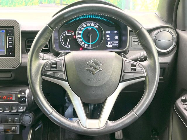 ステアリングも使用感が少なく、きれいな状態となっております♪