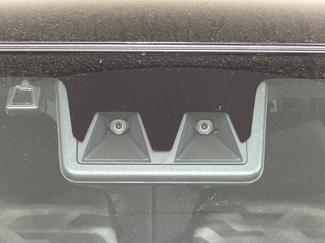 �y�X�}�[�g�A�V�X�g�z���s���ɑO���̎ԗ�����F�����A�Փ˂������Ȏ��͌x��ƃu���[�L�ŏՓˉ���Ɣ�Q�y�����A�V�X�g�B�����S�Ƀh���C�u�����y���݂��������܂��B