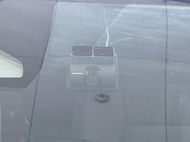 【ドライブレコーダー】安心・安全なカーライフに必須のドライブレコーダーを装備!走行中はもちろん、あおり運転や事故に遭遇した際の状況も映像で記録し、万一のリスクに備えます。