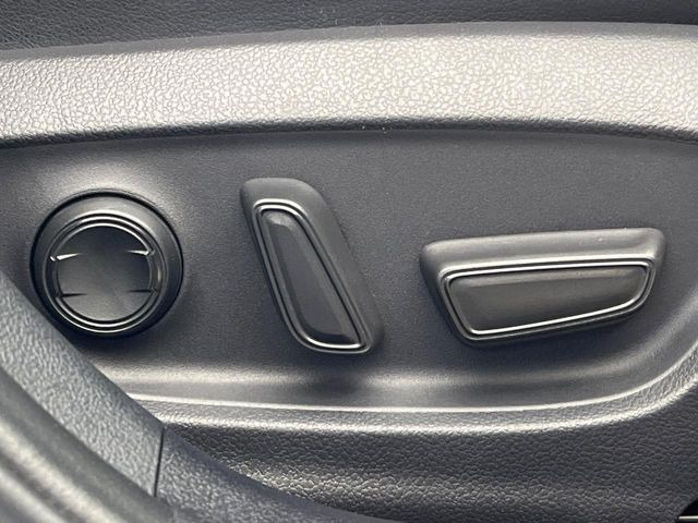 【パワーシート】スイッチ一つで簡単にシートの微調整が可能!電動だから力もいりません!快適なシートポジションにセットして、快適なドライブをお楽しみください。