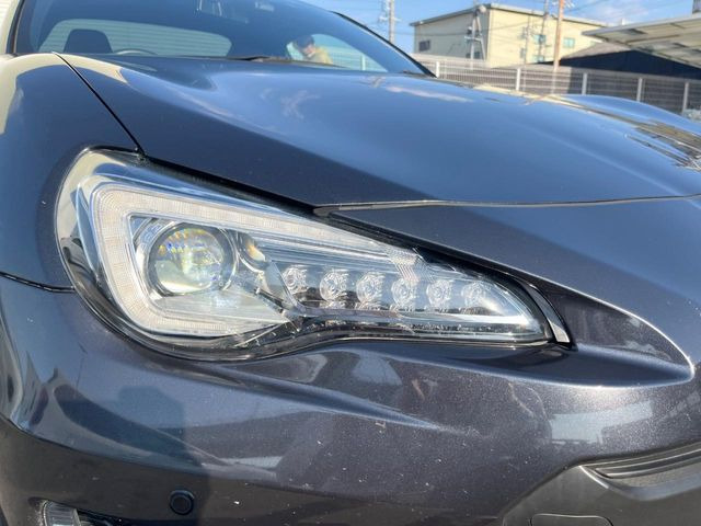 �yLED�w�b�h���C�g�z���V����ԑ��s�����ǍD�Ȏ��E���m�ۂ����S���ĉ^�]�ł��鍂�P�xLED�w�b�h���C�g�𑕔�!�_�����x�������A����d�͂��}�����Ă��܂��B