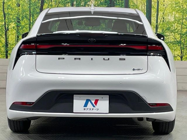 安心の最長10年・走行無制限保証(有償)をご用意。保証内容も充実はもちろん、無料点検&オイル交換や、年中無休の全国・24時間ロードサービスも付帯されておりますのでご安心下さい。