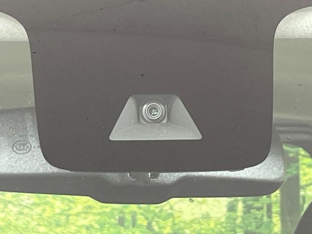 �y�C���e���W�F���g�G�}�[�W�F���V�[�u���[�L�z�t�����g�J�����őO���̎ԗ�����s�҂����m�B�Փ˂������Ȏ��͏Փ˔�Q�y���u���[�L���쓮�A�Փˉ�����T�|�[�g�B�����S�Ƀh���C�u�����y���݂��������܂��B