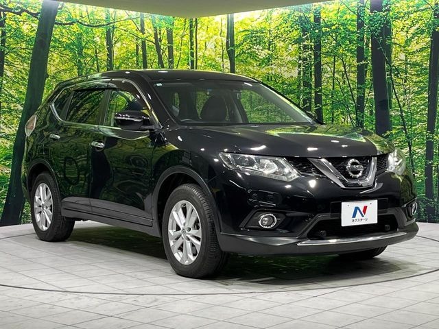 高透明度のガラス皮膜で撥水はもちろん、上質なツヤ・光沢を実現。紫外線や酸性雨から大切な愛車を保護し、色あせ・劣化を防止。「弾スプラッシュコート」、「弾プリミッサコート」からお選びいただけます。