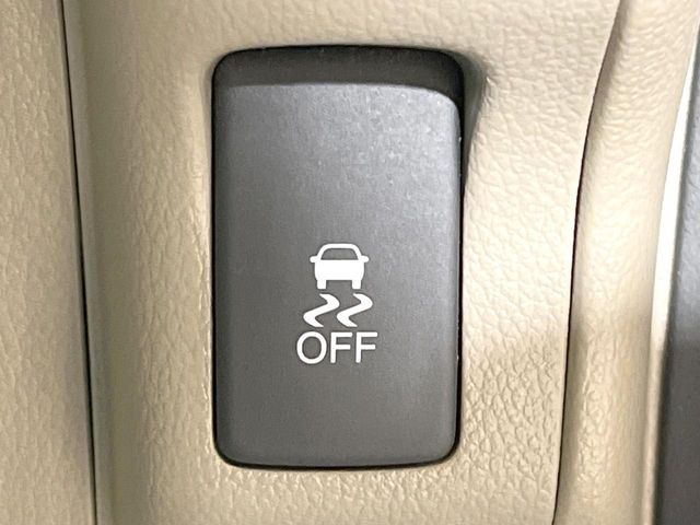 �y������h�~���u�z�ԗ��̉���������m����ƁA�����I�Ɏԗ��̐i�s������ۂ悤�Ɏԗ��𐧌䂵�܂��B�J�̓��ȂǊ���₷���H�ʏ󋵂ł����S�ȉ^�]���\�ł��B