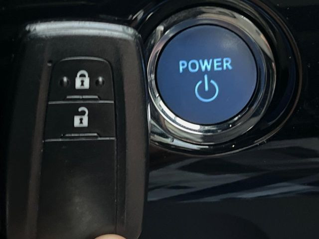 �y�X�}�[�g�L�[�z�J�o����|�P�b�g�ɓ��ꂽ�܂܂ł��h�A�̎{���E�������\�ȃX�}�[�g�L�[�𑕔��B�G���W���̃I���E�I�t�����J�M�����o���K�v����������Ƃ��Ă��֗��ł���