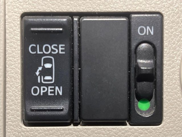 �y�p���[�X���C�h�h�A�z�X�}�[�g�L�[��^�]�Ȃ̃X�C�b�`�ŃX���C�h�h�A�̊J���\���d��������͂����ăh�A���J����K�v�������A���������q�l�ł��A�d���ו��������Ă��鎞�����N�ɊJ���߂ł��܂���