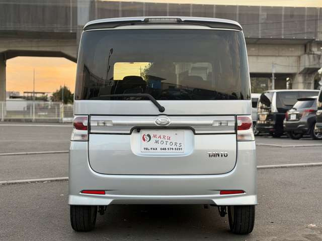 お買い得車多数展示中です!この機会に是非ご来店下さい!