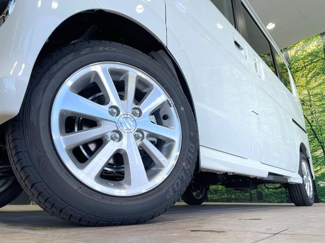 �y�����A���~�z�C�[���z�O�ςɃ}�b�`���������A���~�z�C�[���𑕒����Ă���܂��B�e��ЊO�A���~�z�C�[����A�X�^�b�h���X�^�C�����戵�����Ă���܂��B���񂲑��k����������