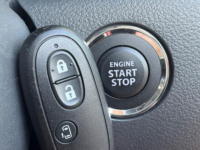 �y�L�[���X�X�^�[�g�V�X�e���z�J�o����|�P�b�g�ɓ��ꂽ�܂܂ł��h�A�̎{���E�������\�ȃX�}�[�g�L�[�𑕔��B�G���W���̃I���E�I�t�����J�M�����o���K�v����������Ƃ��Ă��֗��ł���