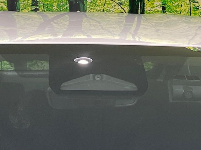 �y�g���^�Z�[�t�e�B�Z���X�z���s���ɑO���̎ԗ�����F�����A�Փ˂������Ȏ��͌x��ƃu���[�L�ŏՓˉ���Ɣ�Q�y�����A�V�X�g�B�����S�Ƀh���C�u�����y���݂��������܂��B