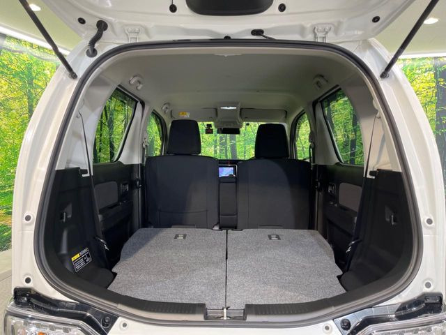 普段のお買い物や通勤、送迎等に十分な荷室スペースを確保しております。セカンドシートを倒すと、大きな荷物の積載も可能です♪