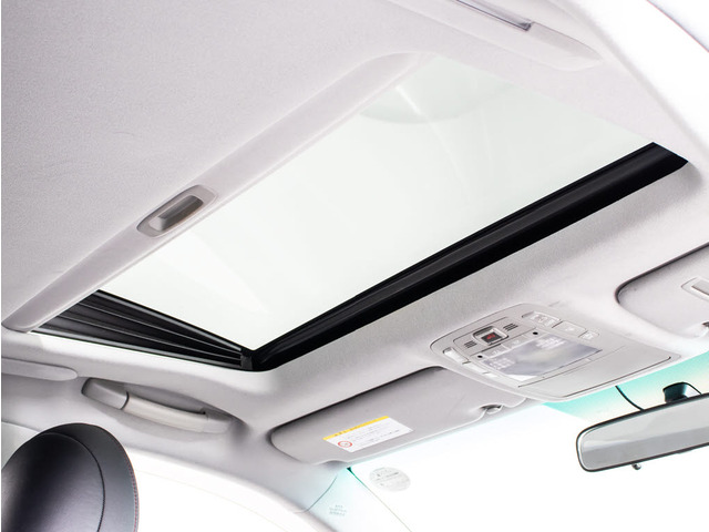 お探しの方必見の人気オプションサンルーフ!