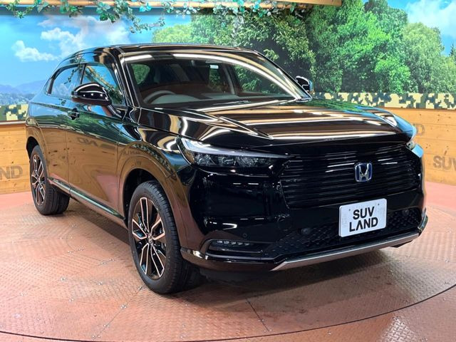 高透明度のガラス皮膜で撥水はもちろん、上質なツヤ・光沢を実現。紫外線や酸性雨から大切な愛車を保護し、色あせ・劣化を防止。「弾スプラッシュコート」、「弾プリミッサコート」からお選びいただけます。