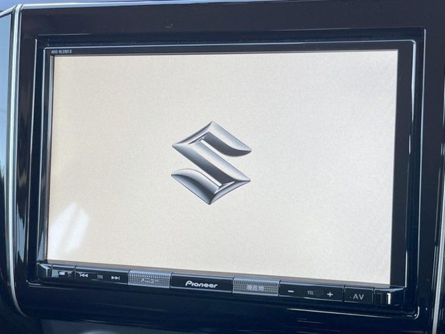 �y�����p�C�I�j�A8�C���`�i�r�z�l�C�̏����i�r�𑕔����Ă���܂��B�i�r�̎g���₷���͂������A�I�[�f�B�I�@�\���[��!�L�����v�◷�s�͂������A�ʋ΂┃�����ȂǕ��i�̃h���C�u���y�����Ȃ�͂���