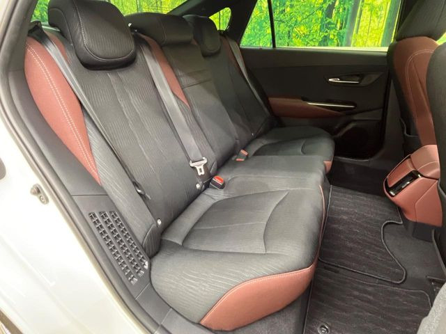 後部座席も気になるようなキズ・汚れやへたり等、大きなダメージはなく、良好な状態です。
