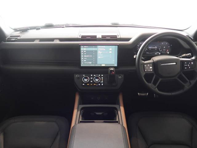 ディフェンダー110 X ダイナミック HSE 3.0L D300 ディーゼル 4WD