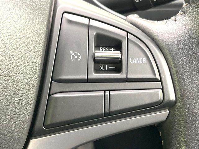 【クルーズコントロール】高速道路もラクラク走行。アクセルを離しても一定速度で走行ができ、長距離運転時の負担を軽減!加速・減速も簡単なスイッチ操作で調整できます。